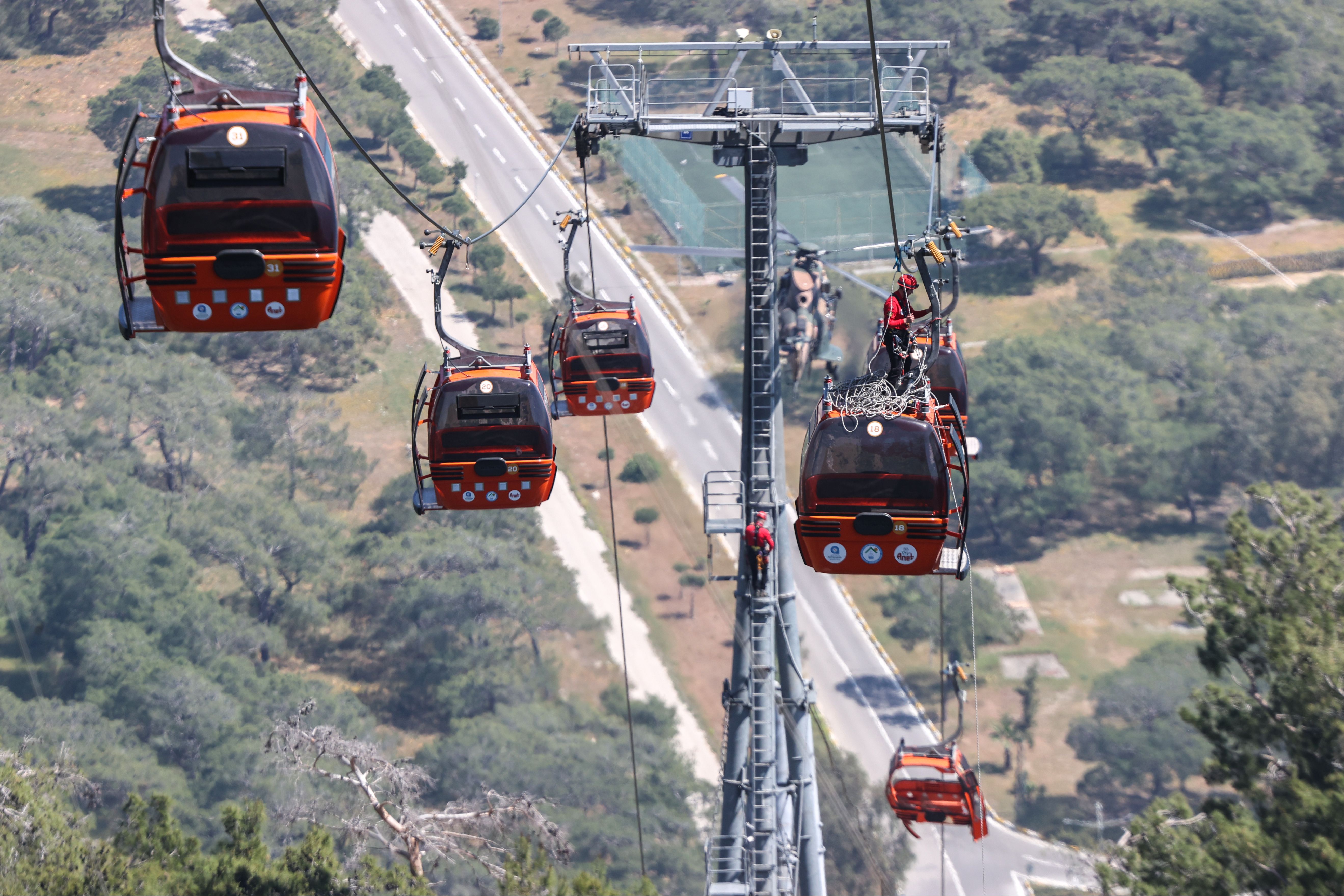 Antalya'daki teleferik faciasında flaş gelişme: Hepsi için gözaltı kararı verildi Antalya'daki teleferik faciasında flaş gelişme: Hepsi için gözaltı kararı verildi - 3. Resim