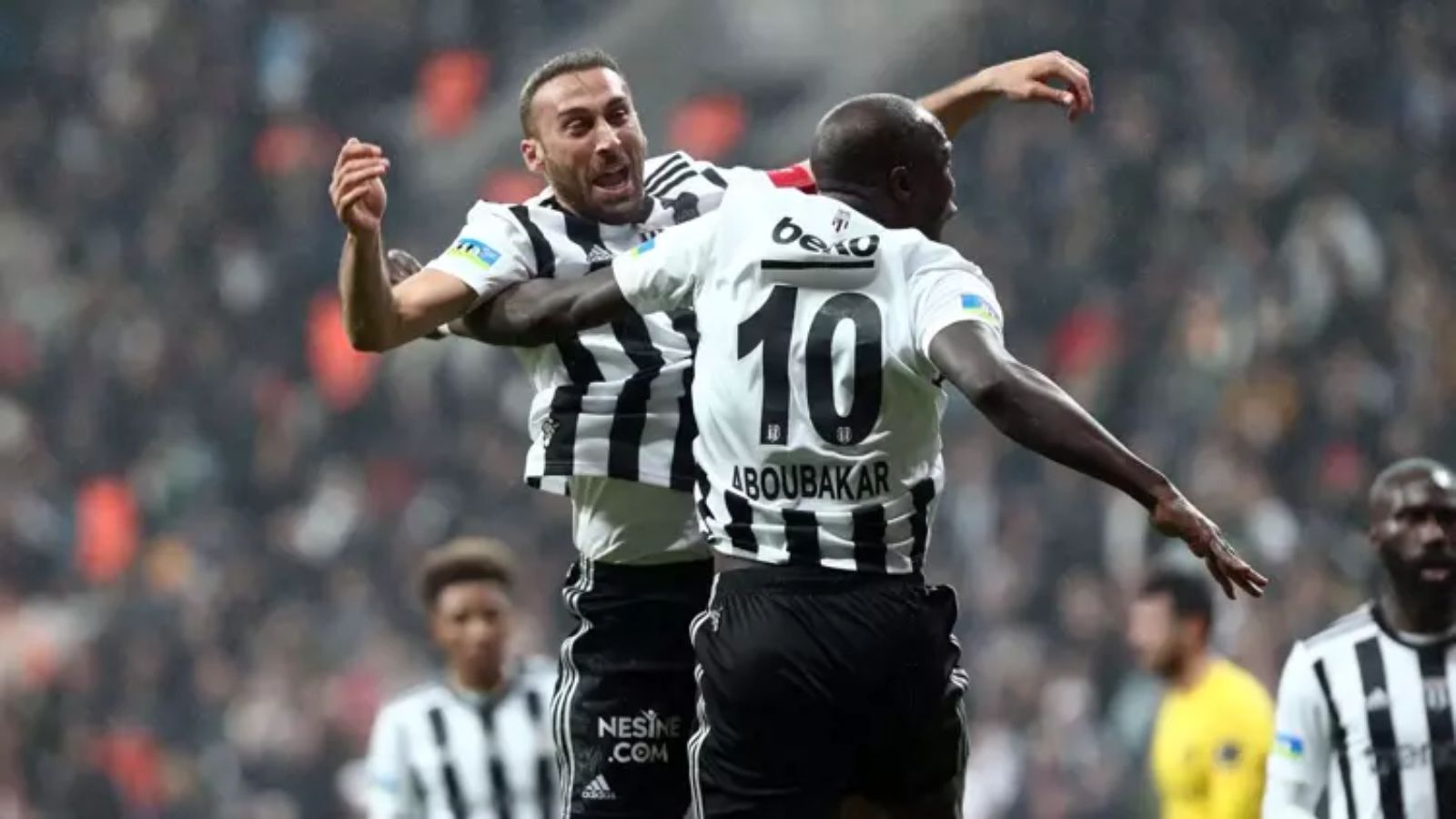 Beşiktaş'tan 25 milyon Euro'luk operasyon! Yeni sezonun şifreleri ortaya çıktı Beşiktaş'tan 25 milyon Euro'luk operasyon! Yeni sezonun şifreleri ortaya çıktı - 1. Resim