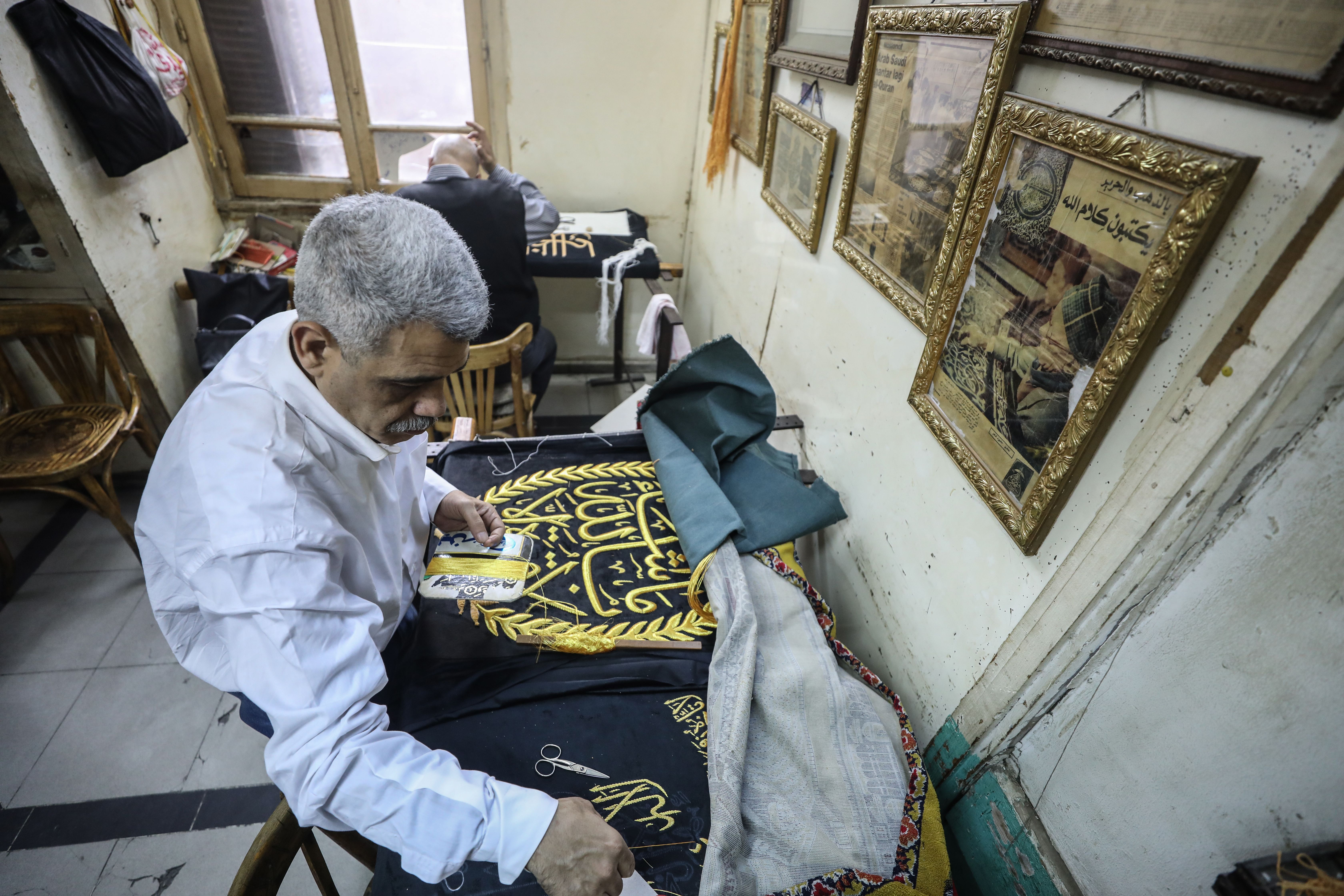 Dedesinin adı Osman Abdulhamid! İki asırdır Mısır'da aile mesleğini yaşatıyor Dedesinin adı Osman Abdulhamid! Mısırlı zanaatkar iki asırlık aile mesleğini yaşatıyor - 5. Resim