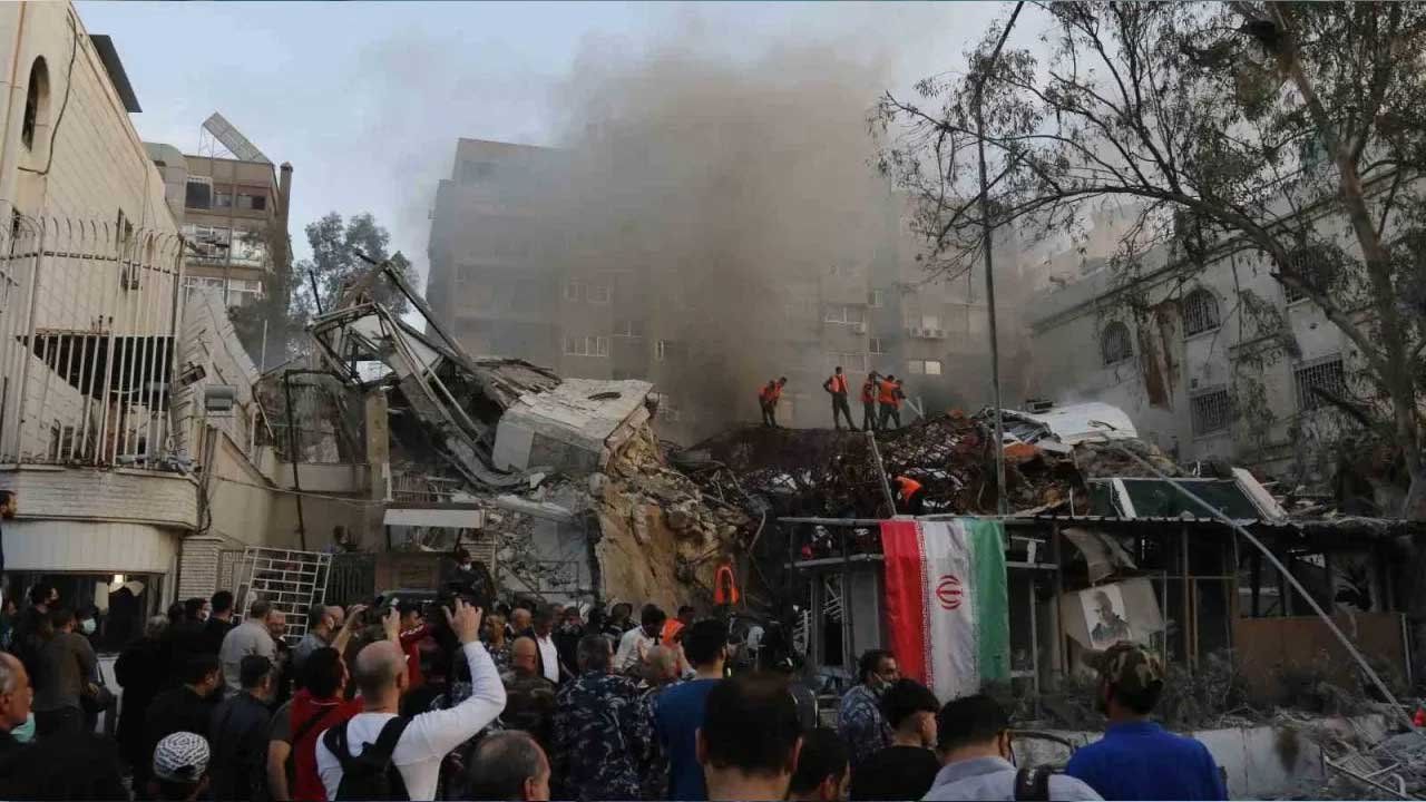 İran'dan ilk misilleme! İsrail'e ait gemiye el koydular İran'dan ilk misilleme! İsrail'e ait gemiye el koydular - 4. Resim