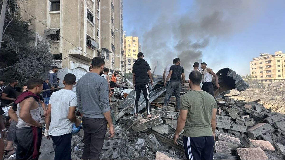 İsrail'den Nusayrat Kampı'ndaki BM'ye ait okula çifte bombardıman! - 1. Resim
