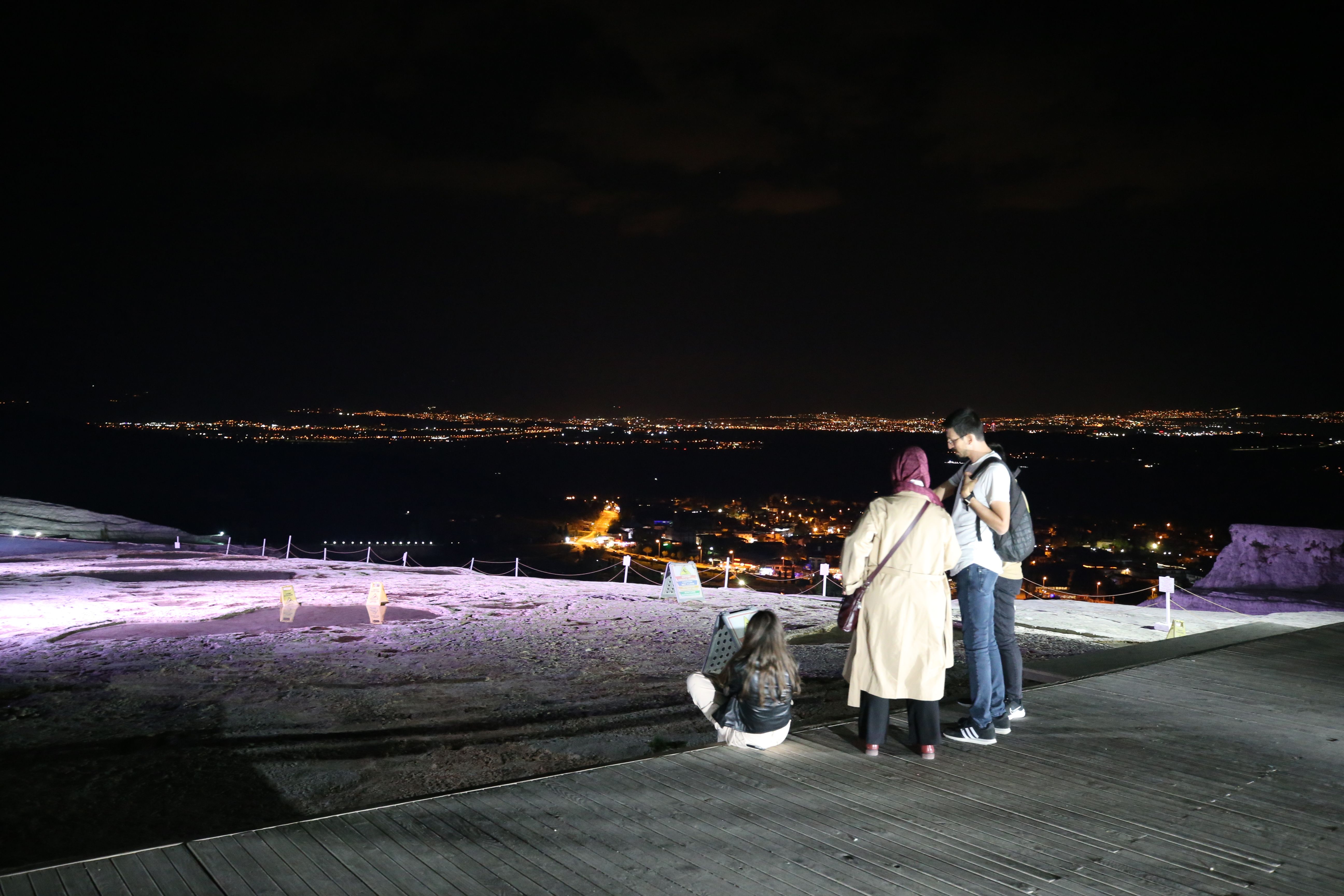Pamukkale travertenleri renklendi! Artık gece de ziyaret edilebilecek Pamukkale travertenleri renklendi! Artık gece de ziyaret edilebilecek - 4. Resim
