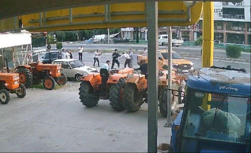 Tekme, tokat, silah, bıçak, sopa... Türkiye'nin konuştuğu dehşet böyle başlamış Tekme, tokat, silah, bıçak, sopa... Türkiye'nin konuştuğu dehşet böyle başlamış - 2. Resim