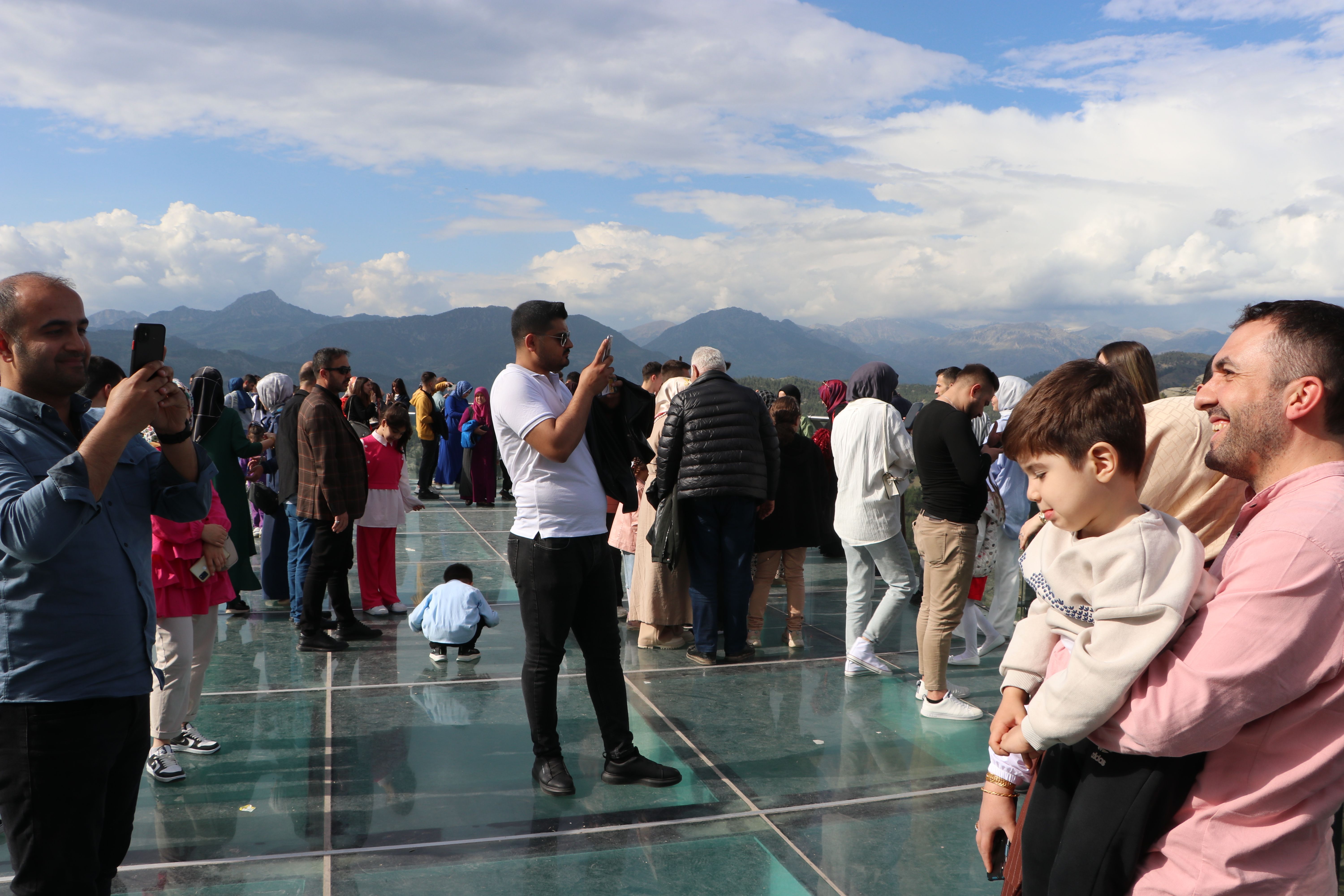 Yeni seyir terası için Kahramanmaraş'a akın ettiler Yeni seyir terası için Kahramanmaraş'a akın ettiler - 4. Resim