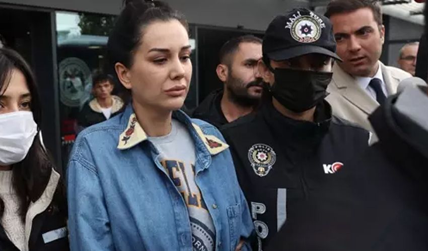 Dilan Polat'a yeni dava! Tehdit ettiği fenomen mahkemeye koştu Dilan Polat'a yeni dava! Tehdit ettiği fenomen mahkemeye koştu - 1. Resim