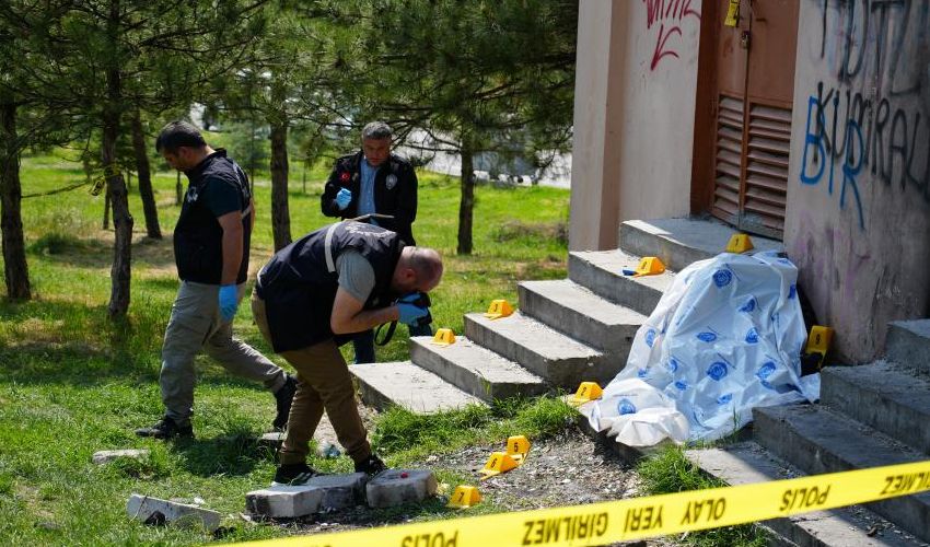 Edirne’de kadın cinayeti! Boşanma aşamasındaki eşini parka çağırdı, kurşun yağdırdı Edirne’de kadın cinayeti! Boşanma aşamasındaki eşini parka çağırdı, kurşun yağdırdı - 2. Resim