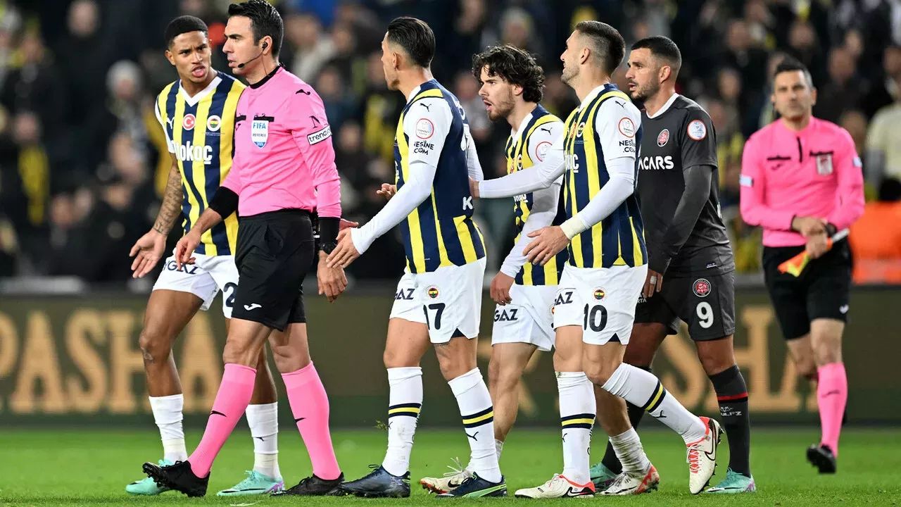 Fenerbahçe Karagümrük maçının VAR hakemi Andre Narciso hakkında Fenerbahçe Karagümrük maçının VAR hakemi Andre Narciso hakkında - 1. Resim