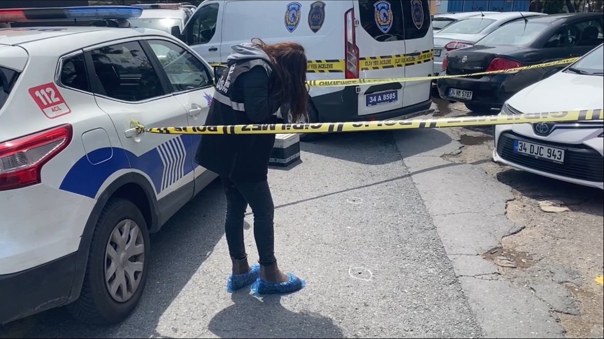 İstanbul'da 'tost ücreti' kavgası: Büfe sahibi müşteriyi tabancayla kovalayıp vurdu İstanbul'da 'tost ücreti' kavgası: Büfe sahibi müşteriyi tabancayla kovalayıp vurdu - 2. Resim