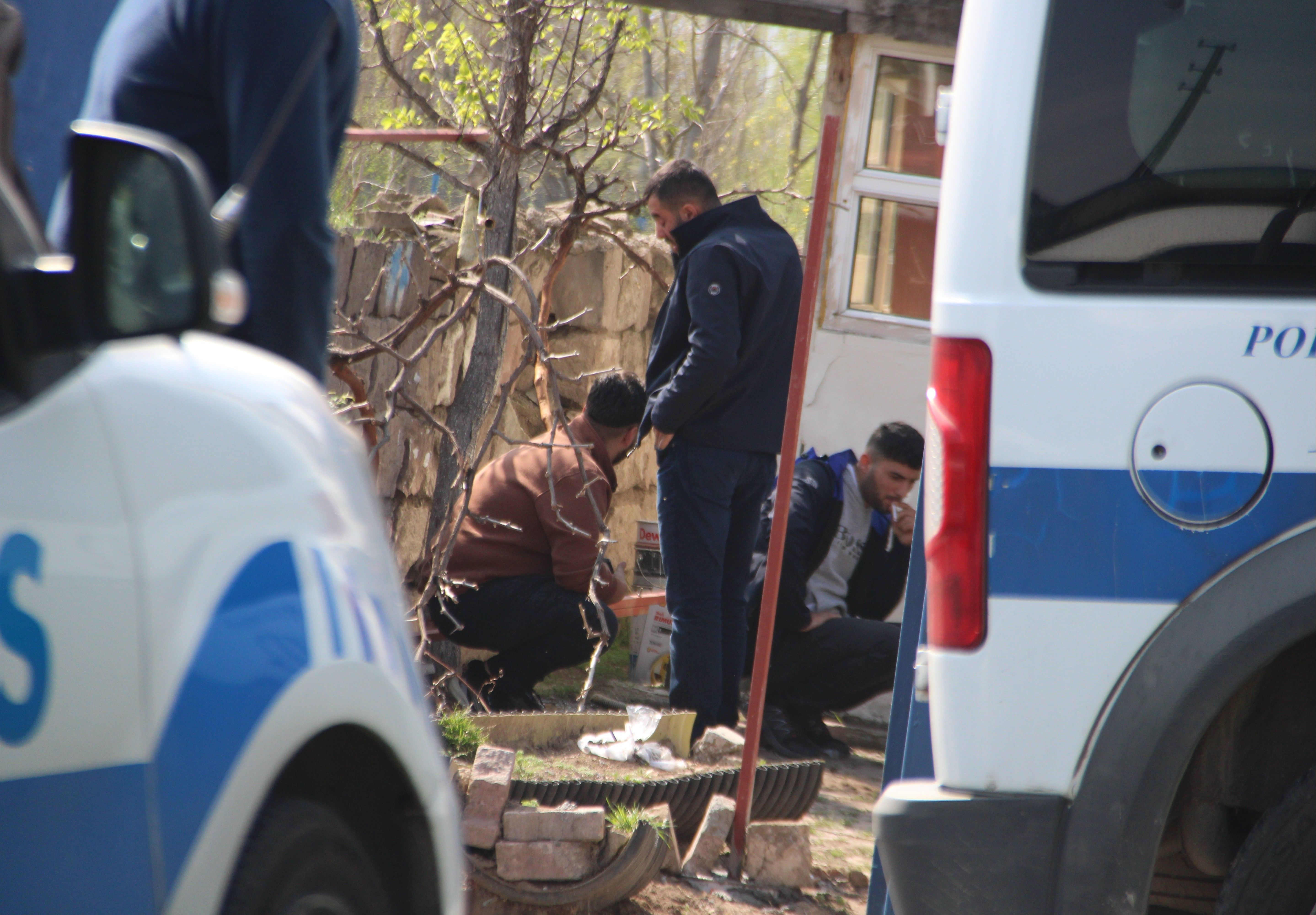 Kayseri'de feci olay: İki genç odalarında ölü bulundu Kayseri'de feci olay: İki genç odalarında ölü bulundu - 2. Resim