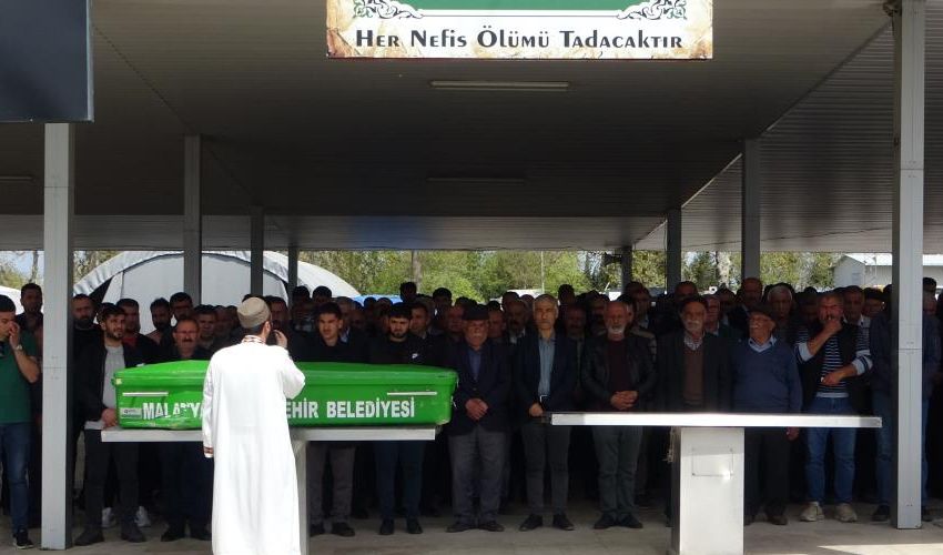 Tartışma cinayetle bitti! Kocasını sırtından bıçaklayarak öldürdü - 1. Resim