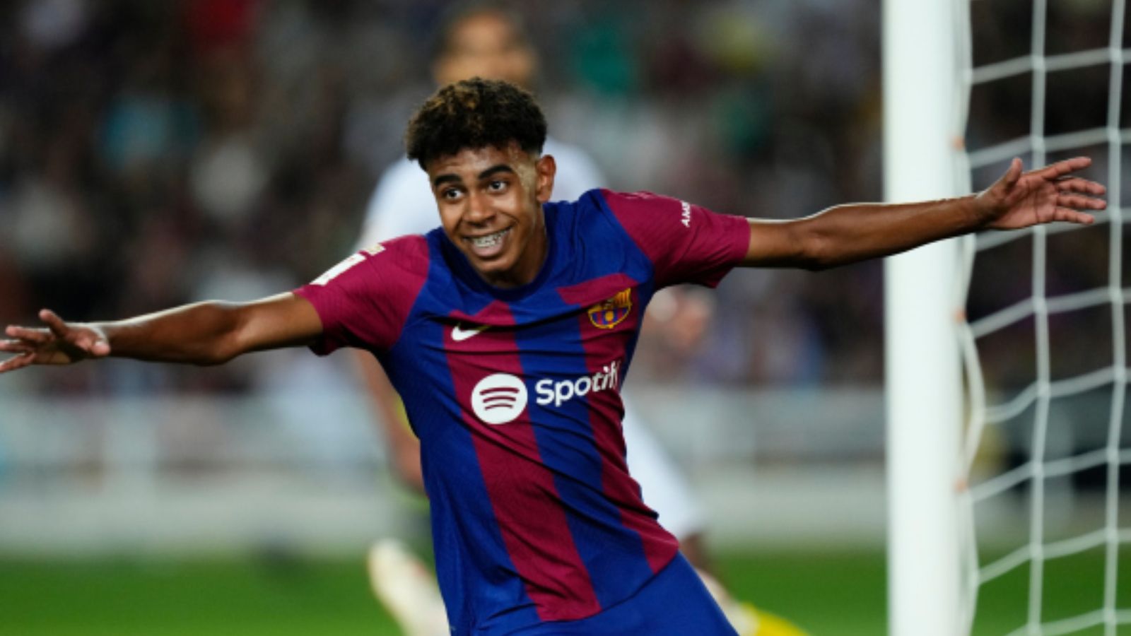 Barcelona'nın yıldızı 1 milyar euro! Gen&ccedil; futbolcu takımda kalacak - 2. Resim