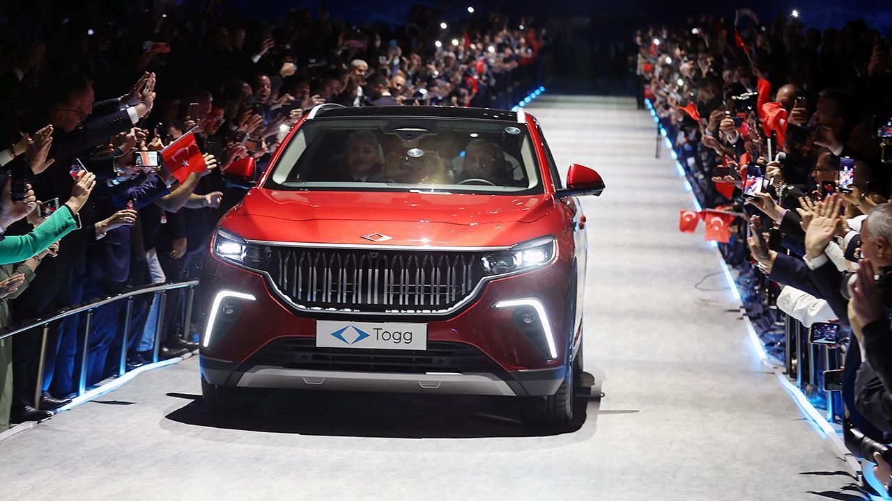 İsviçre basını Togg'a övgü yağdırdı!  İsviçre basını Togg'a övgü yağdırdı!