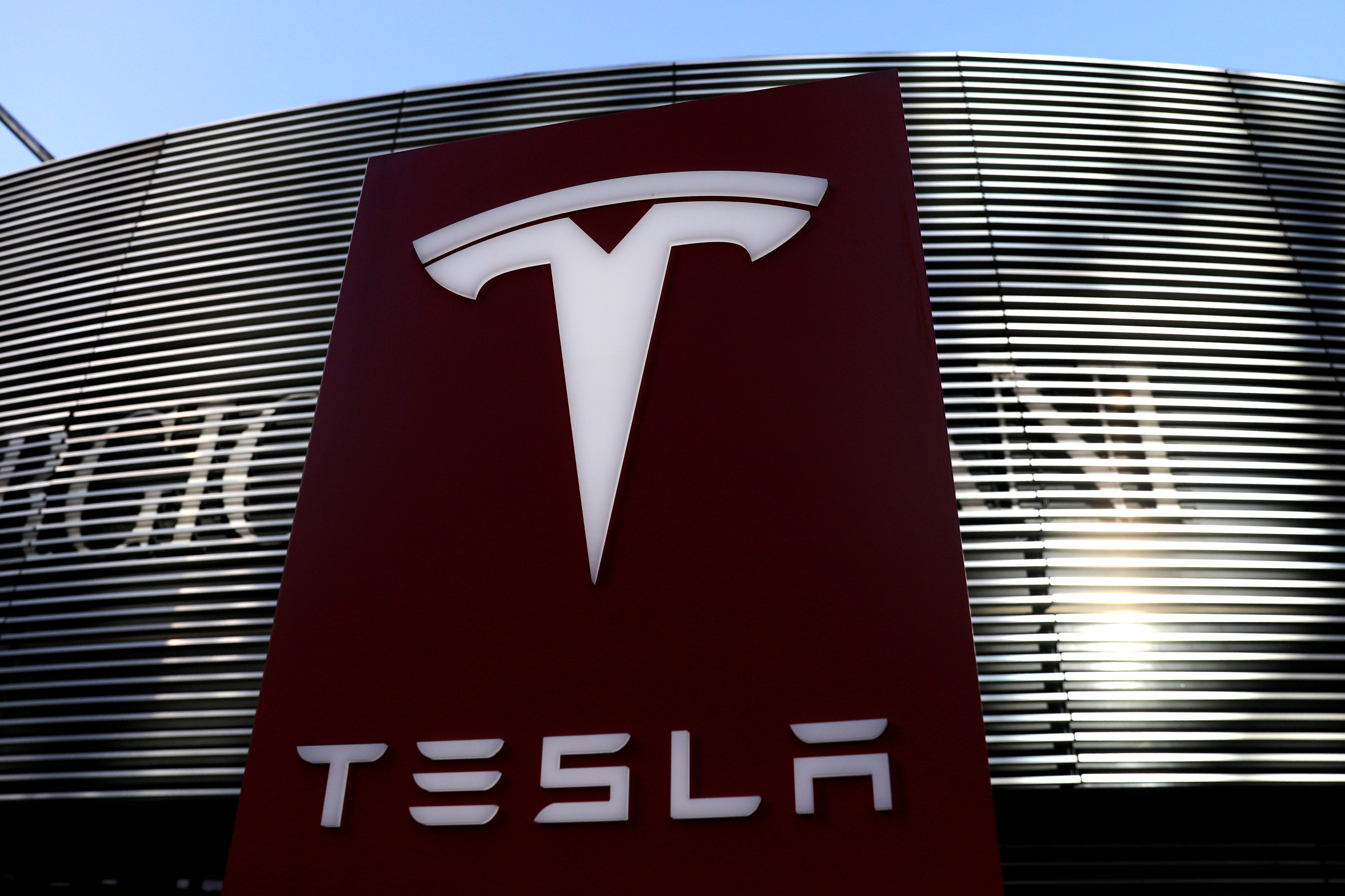 Tesla, dünya genelinde iş gücünün yüzde 10'unu işten çıkartıyor! Tesla, dünya genelinde iş gücünün yüzde 10'unu işten çıkartıyor! - 1. Resim