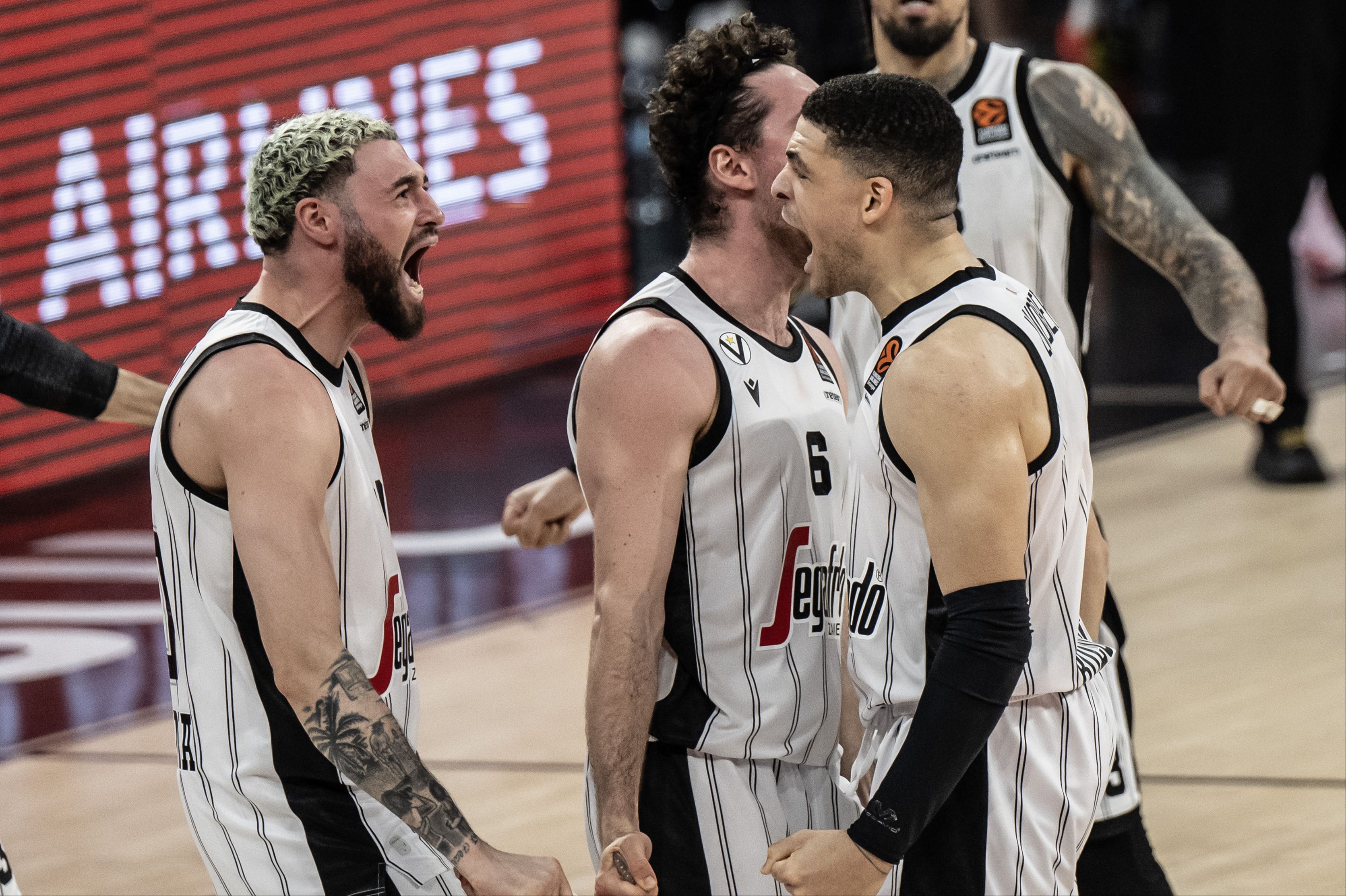 Anadolu Efes, Avrupa Ligi'ne veda etti! Virtus Segafredo İstanbul'dan zaferle ayrıldı Anadolu Efes, Avrupa Ligi'ne veda etti! Virtus Segafredo İstanbul'dan zaferle ayrıldı - 2. Resim