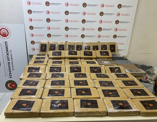 Fiyatı yükseldikçe altın kaçakçılığı da arttı! 800 milyon TL değerinde... Fiyatı yükseldikçe altın kaçakçılığı da arttı! 800 milyon TL değerinde... - 1. Resim