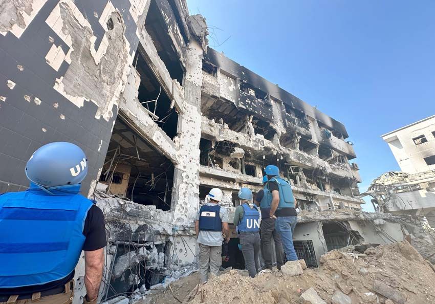 İsrail vahşetinin son görüntüsü! Hastane avlusu, mezarlık oldu İsrail vahşetinin son görüntüsü! Hastane avlusu, mezarlık oldu - 5. Resim
