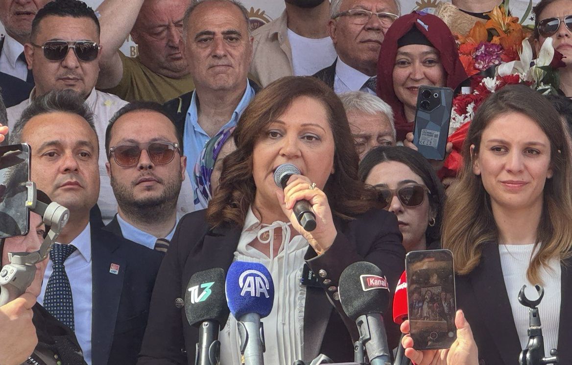 "Kapım DEM hariç herkese açık olacak" demişti! Burcu Köksal belediyedeki kadroya neşteri vurdu - 1. Resim