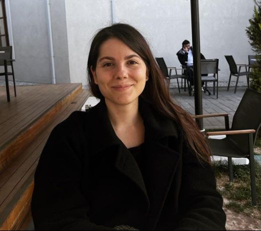 Kısa bir süre önce müziği bırakan Deniz Tekin, İngilizce öğretmeni olduğunu açıkladı - 1. Resim