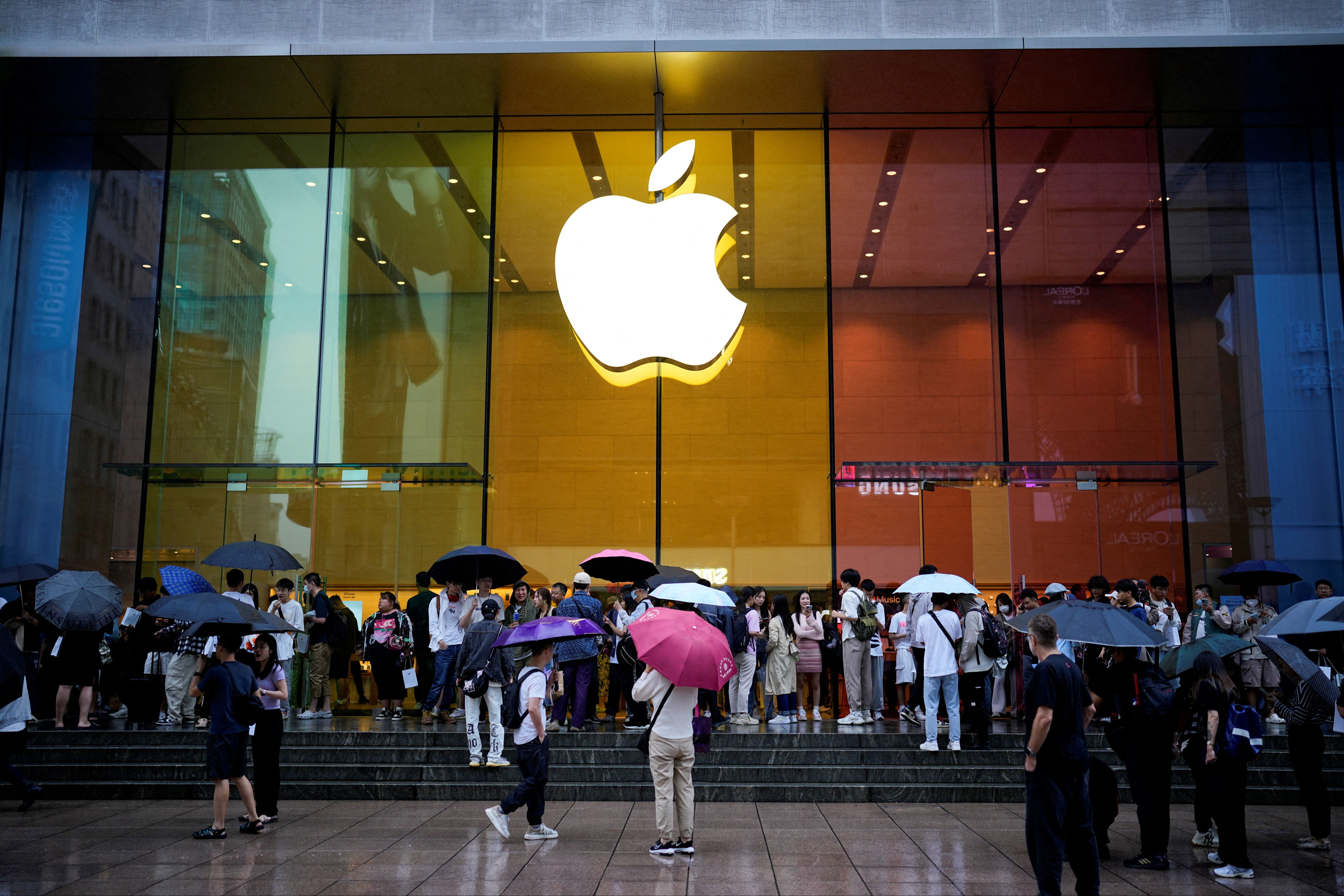 Tim Cook, Apple'ın Vietnam'da olan yatırımlarını artırmak istiyor! Tim Cook, Apple'ın Vietnam'da olan yatırımlarını artırmak istiyor! - 1. Resim
