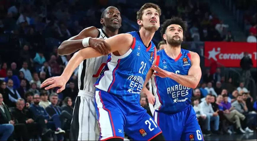 Virtus Bologna'ya mağlup olan Anadolu Efes EuroLeague'den elendi Virtus Bologna'ya mağlup olan Anadolu Efes EuroLeague'den elendi - 2. Resim