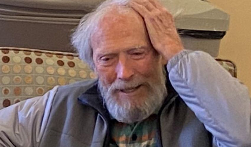 Western filmlerinin yıldızı Clint Eastwood’u görenler tanımakta güçlük çekti Western filmlerinin yıldızı Clint Eastwood’u görenler tanımakta güçlük çekti - 3. Resim