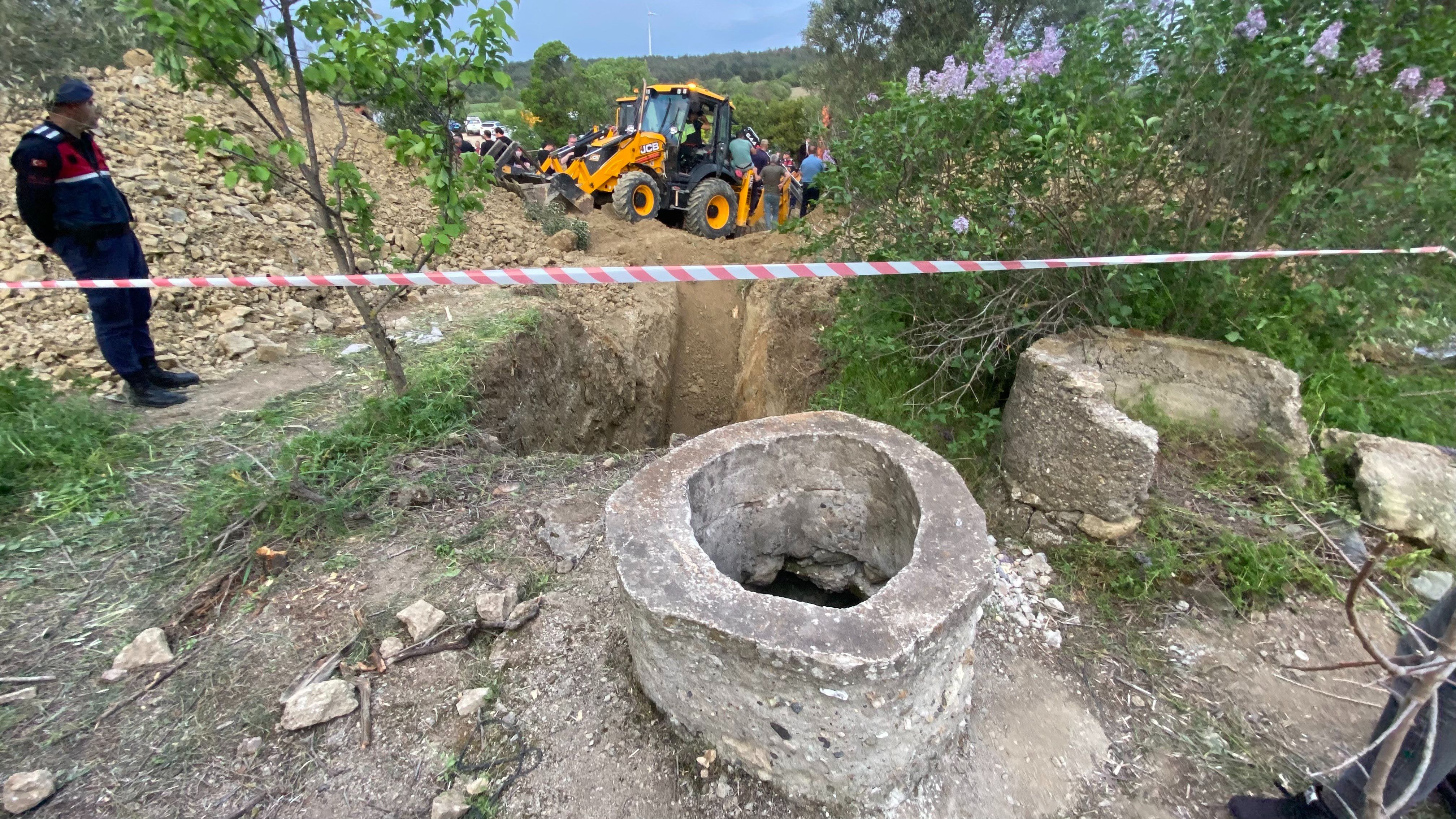Çanakkale'de toprak kayması! Göçük altından acı haber geldi: 2 kişi hayatını kaybetti Çanakkale'de toprak kayması! Göçük altında kaldılar - 3. Resim