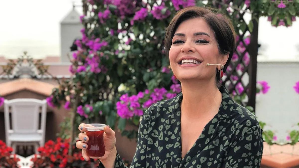 Gazeteci ve sunucu Özlem Gürses hakkında Gazeteci ve sunucu Özlem Gürses hakkında - 2. Resim
