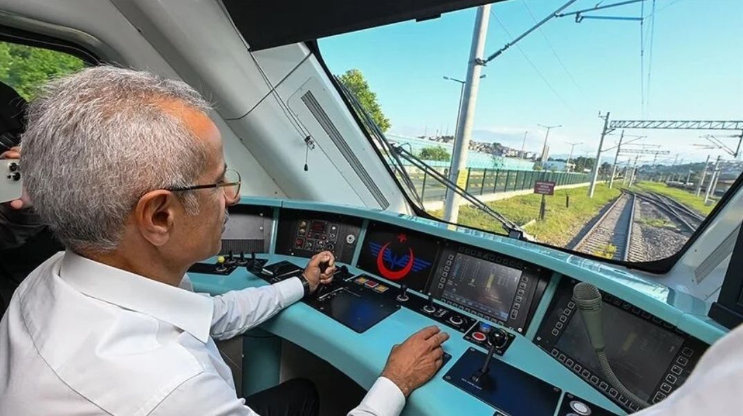 İstanbul-Sivas aktarmasız yüksek hızlı tren seferleri 7 saat sürüyor İstanbul-Sivas aktarmasız yüksek hızlı tren seferleri 7 saat sürüyor - 2. Resim