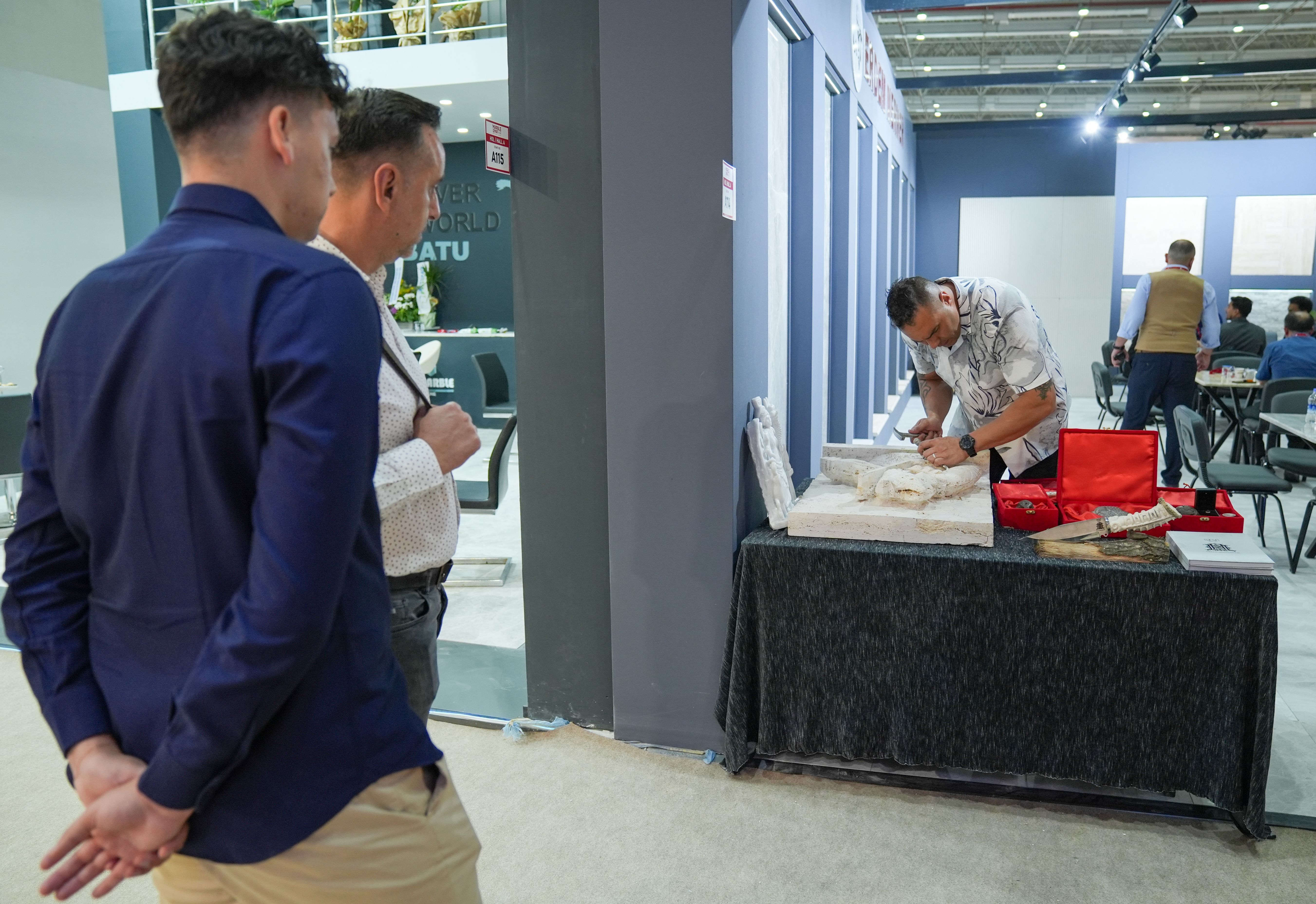 İzmir doğal taş fuarındaki eserler dikkat çekti! 1014 firma bir araya geldi İzmir doğal taş fuarındaki eserler dikkat çekti! 1014 firma bir araya geldi - 2. Resim