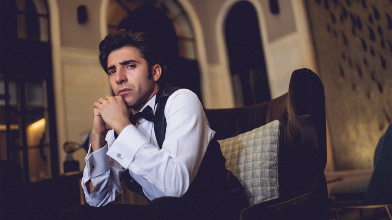 Kızıl Goncalar Naim Tezel karakterini Mert Turak canlandırıyor Kızıl Goncalar Naim Tezel karakterini Mert Turak canlandırıyor - 2. Resim