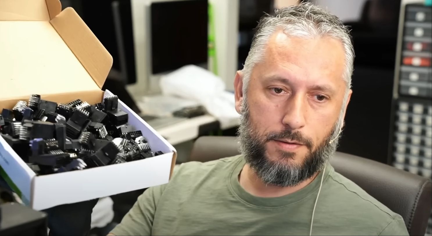 RTX 4090 ekran kartlarında erime sorunu! Bir ekran kartı tamircisi ayda 200 ekran kartını erime sebebiyle onardığını açıkladı RTX 4090 ekran kartlarında erime sorunu! Bir ekran kartı tamircisi ayda 200 ekran kartını erime sebebiyle onardığını açıkladı - 2. Resim