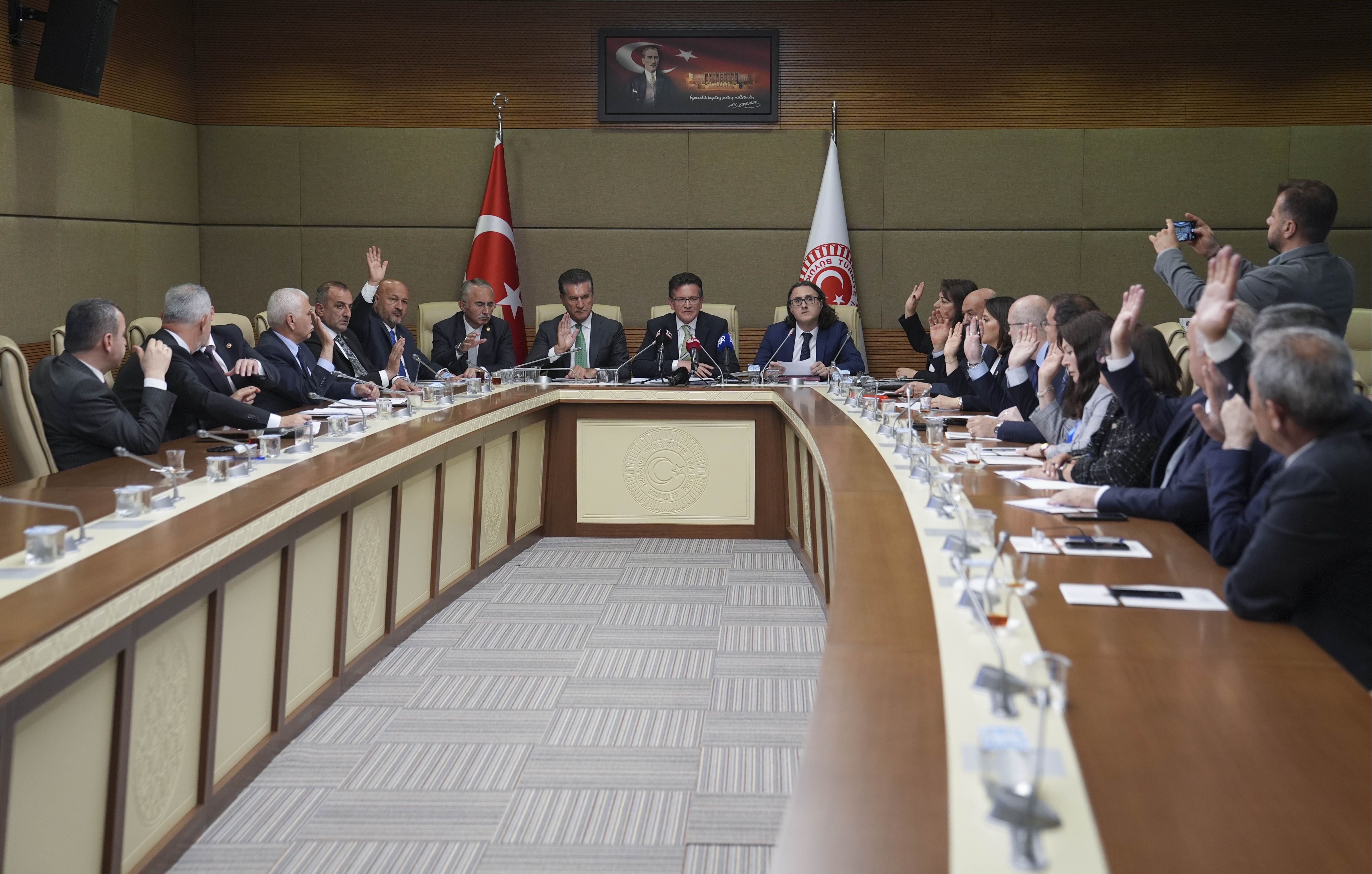 8 işçi hala toprak altında: TBMM İliç Komisyonu'ndan ilk toplantı - 1. Resim