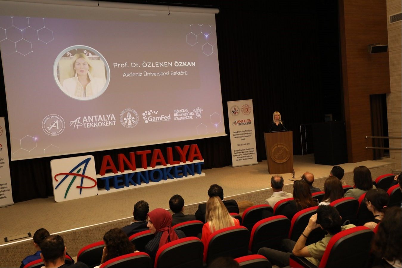 Akdeniz Üniversitesi’nde yapay zeka ve oyun teknolojileri programı düzenlendi Akdeniz Üniversitesi’nde yapay zeka ve oyun teknolojileri programı düzenlendi - 3. Resim