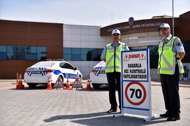 Düşük hız limiti kaza sebebi, ani değişim sürücüleri riske atıyor - 1. Resim