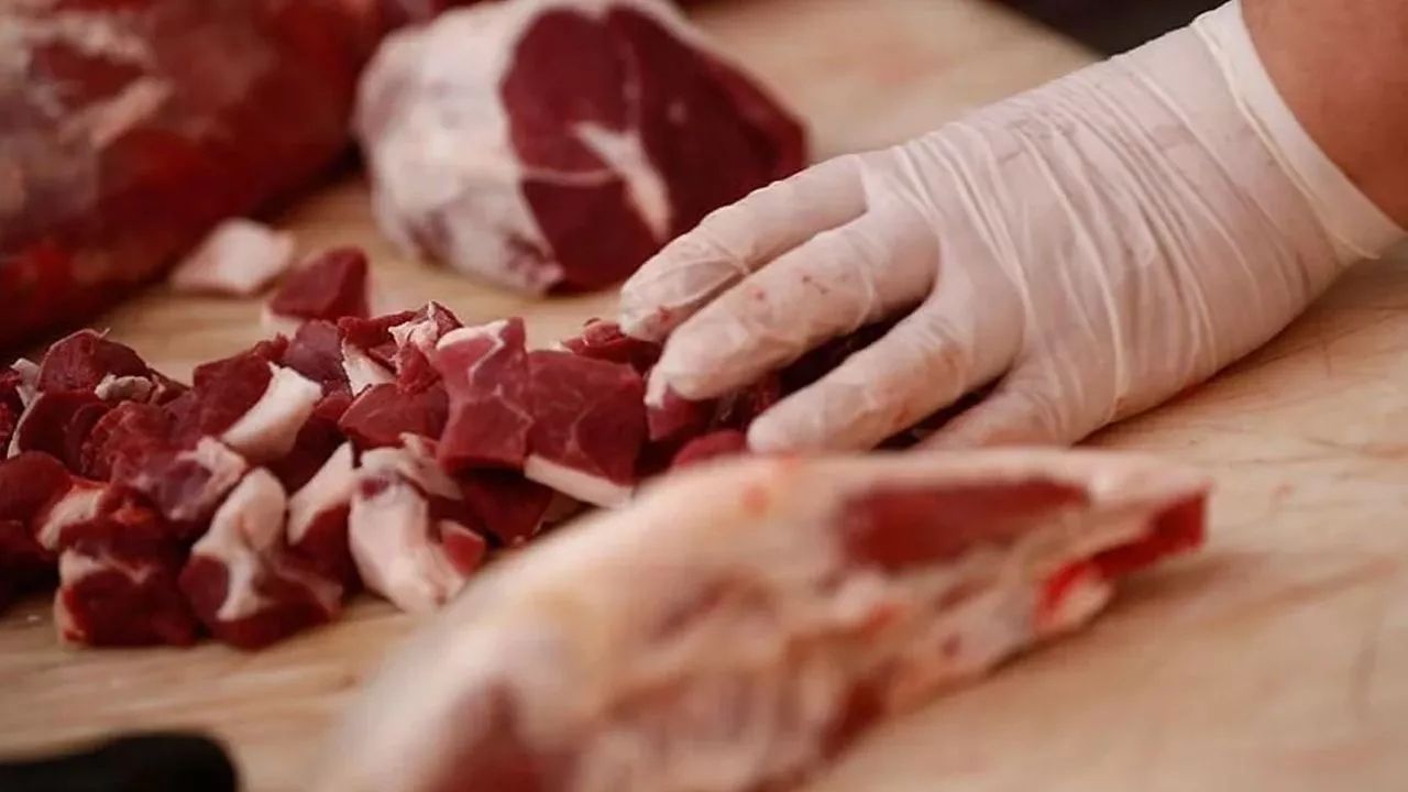 Kırmızı ete yüzde 25 zam! Kıyma kilogram fiyatı 286 TL'den, kuşbaşı ise 323 TL'den satılacak Kırmızı ete yüzde 25 zam! Kıyma kilogram fiyatı 286 TL'den, kuşbaşı ise 323 TL'den satılacak - 1. Resim