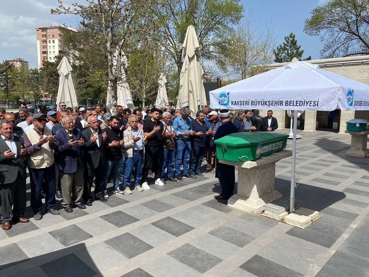 'Ölmek için' 2 akrep yemişti: Samsun'da toprağa verildi 'Ölmek için' 2 akrep yemişti: Samsun'da toprağa verildi - 1. Resim