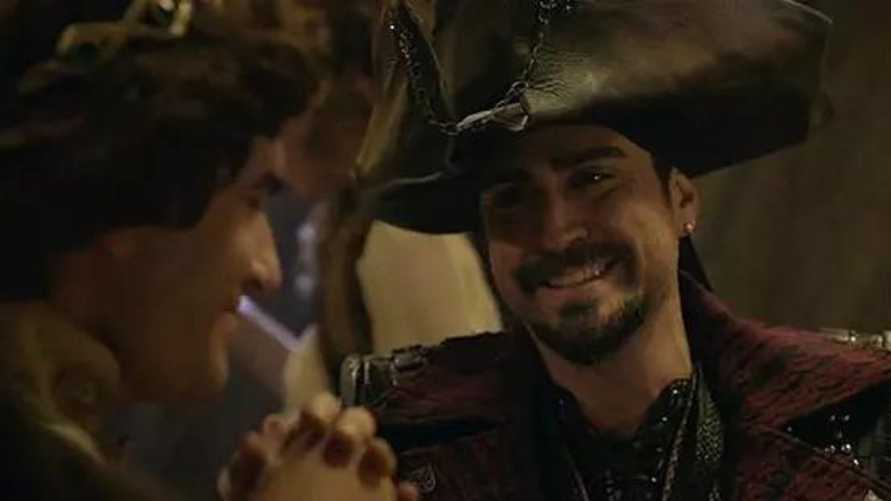 Prens dizisinde Kaptan Vandyke rolünü canlandıran Çağlar Ertuğrul’un hayatı ve biyografisi Prens dizisinde Kaptan Vandyke rolünü canlandıran Çağlar Ertuğrul’un hayatı ve biyografisi - 1. Resim