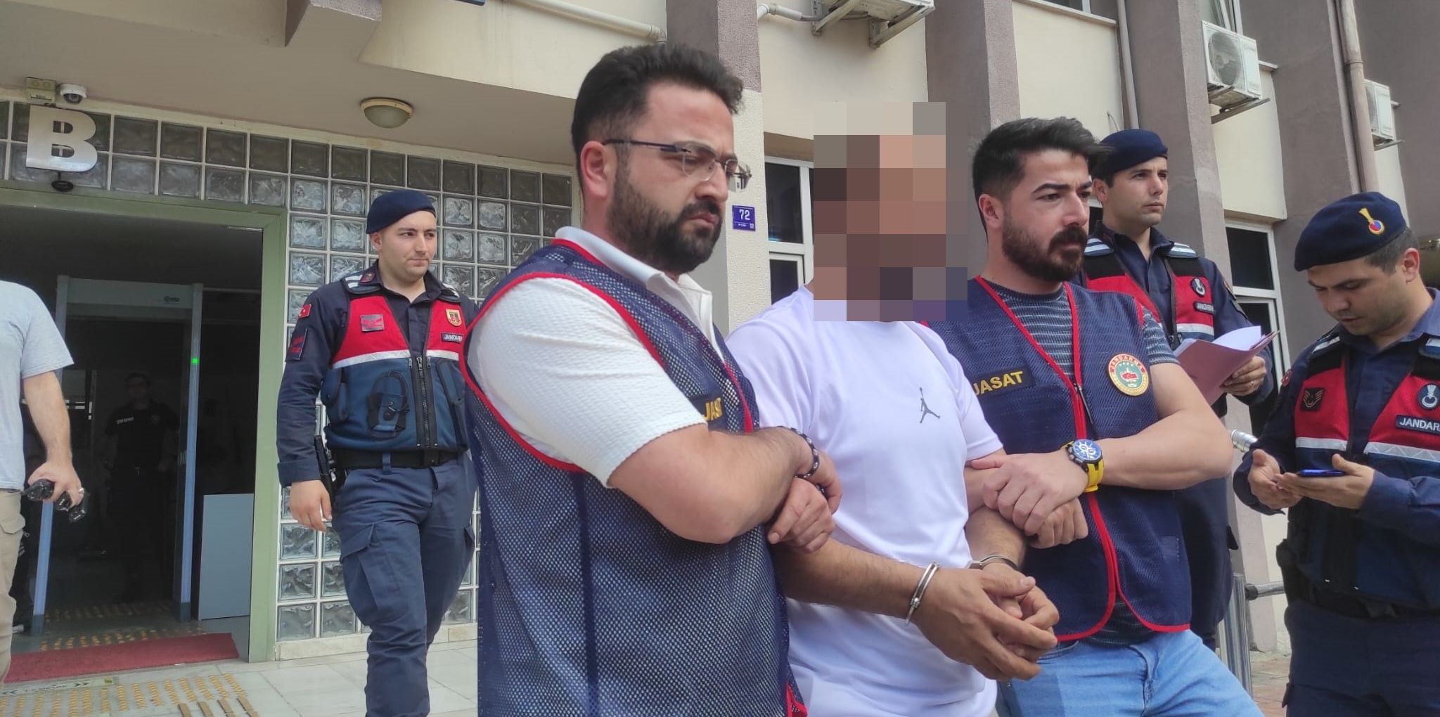 20 yıllık firar sona erdi! Son siparişini jandarmaya teslim etti - 1. Resim