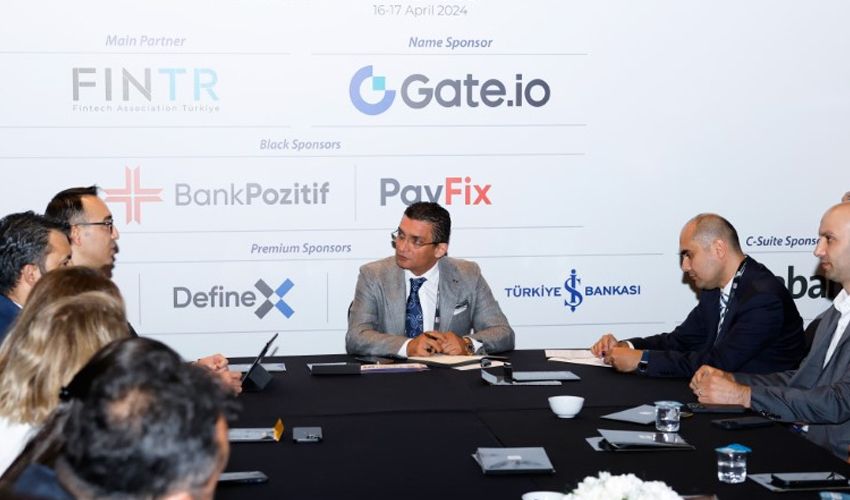 “Blockchain tabanı ile birlikte yapay zekaya önem veren firmalar bayrağı önde tutacak” - 1. Resim