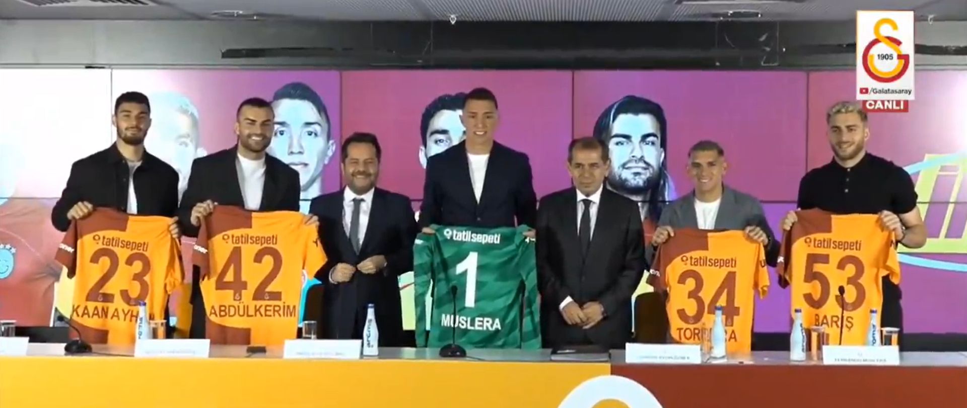 Galatasaray, Muslera, Kaan Ayhan, Abdülkerim Bardakcı, Barış Alper Yılmaz ve Torreira ile yeni sözleşmelere imza attı - 1. Resim