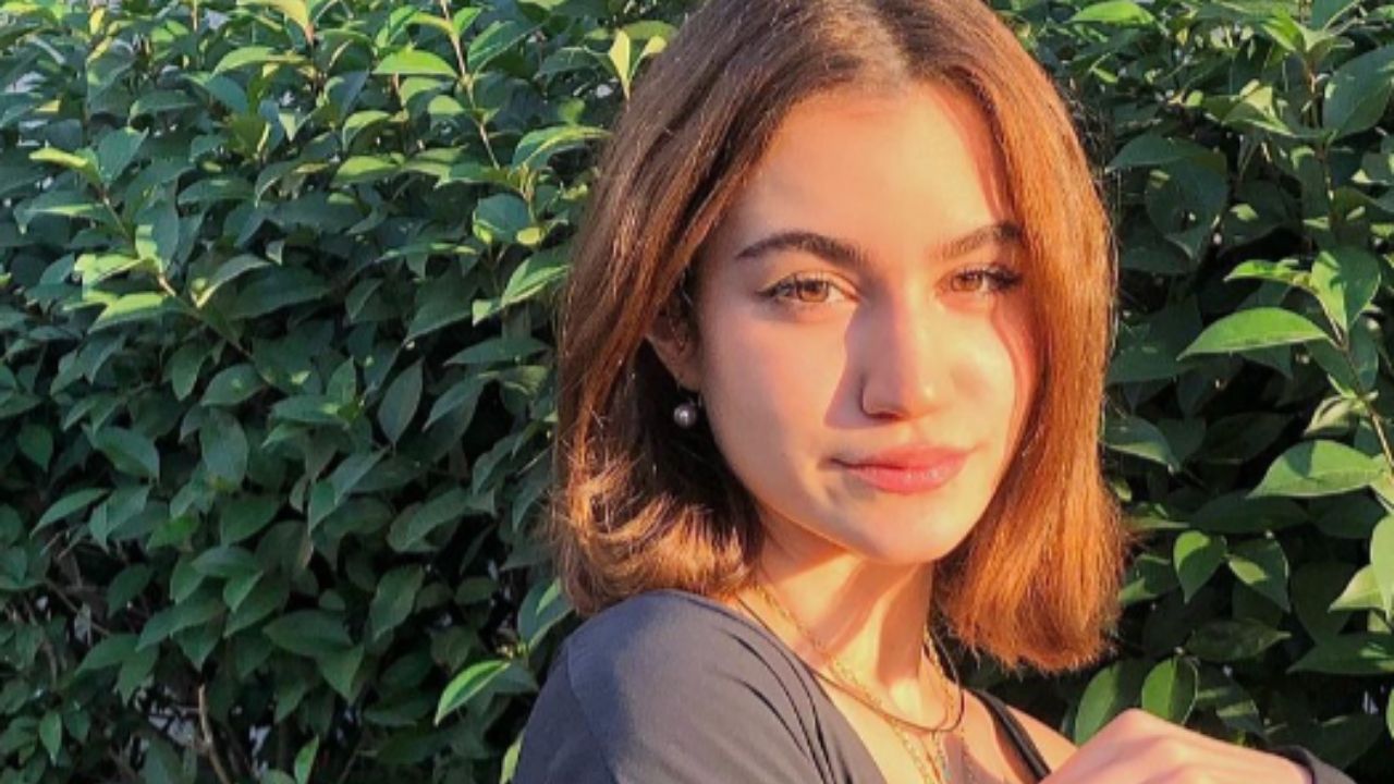 İnci Taneleri dizisinde Hatice rolünde Kayra Sır oynuyor - 1. Resim