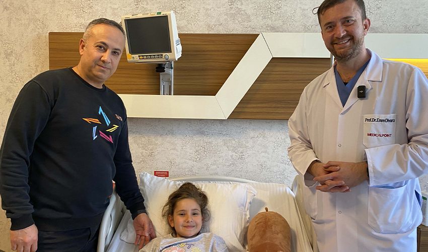 Karın ağrısı şikayetiyle doktora gitti, ailesi hayatının şokunu yaşadı - 2. Resim