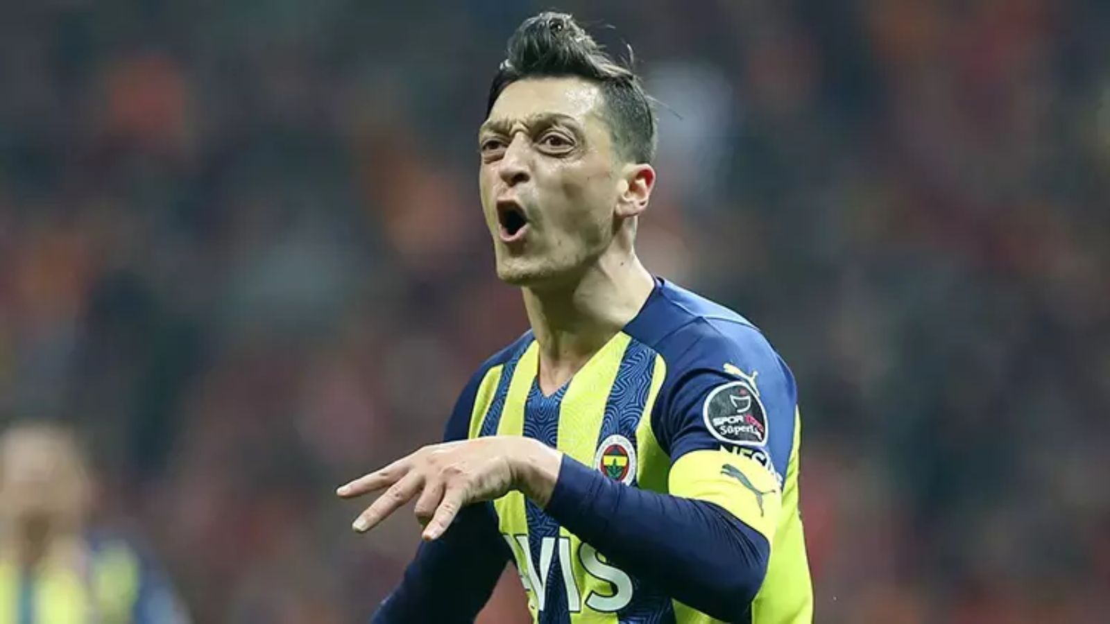 Mesut Özil, Arda Güler hakkında konuştu! 'İçinde bulunduğu durum kolay değil' - 2. Resim