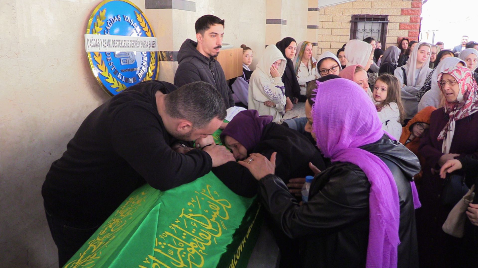 Ölümünden 3 gün önce organlarını bağışlamıştı: Melek, gözyaşlarıyla uğurlandı - 2. Resim