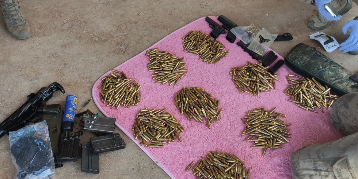 Siverek’te çok sayıda silah ve mühimmatı ele geçirildi - 1. Resim