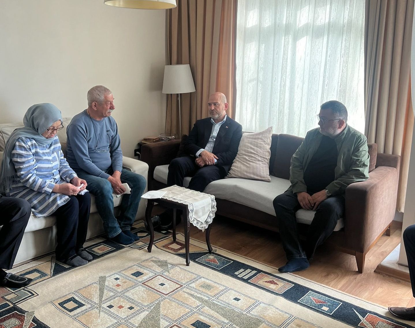 Süleyman Soylu'nun yeni imajı dikkat çekti Süleyman Soylu'nun yeni imajı dikkat çekti - 1. Resim