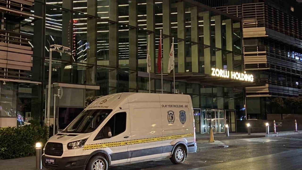 Zorlu Holding Yönetim Kurulu Başkan'ı Ahmet Nazif Zorlu'dur Zorlu Holdin Yönetim Kurulu Başkan'ı Ahmet Nazif Zorlu'dur - 1. Resim