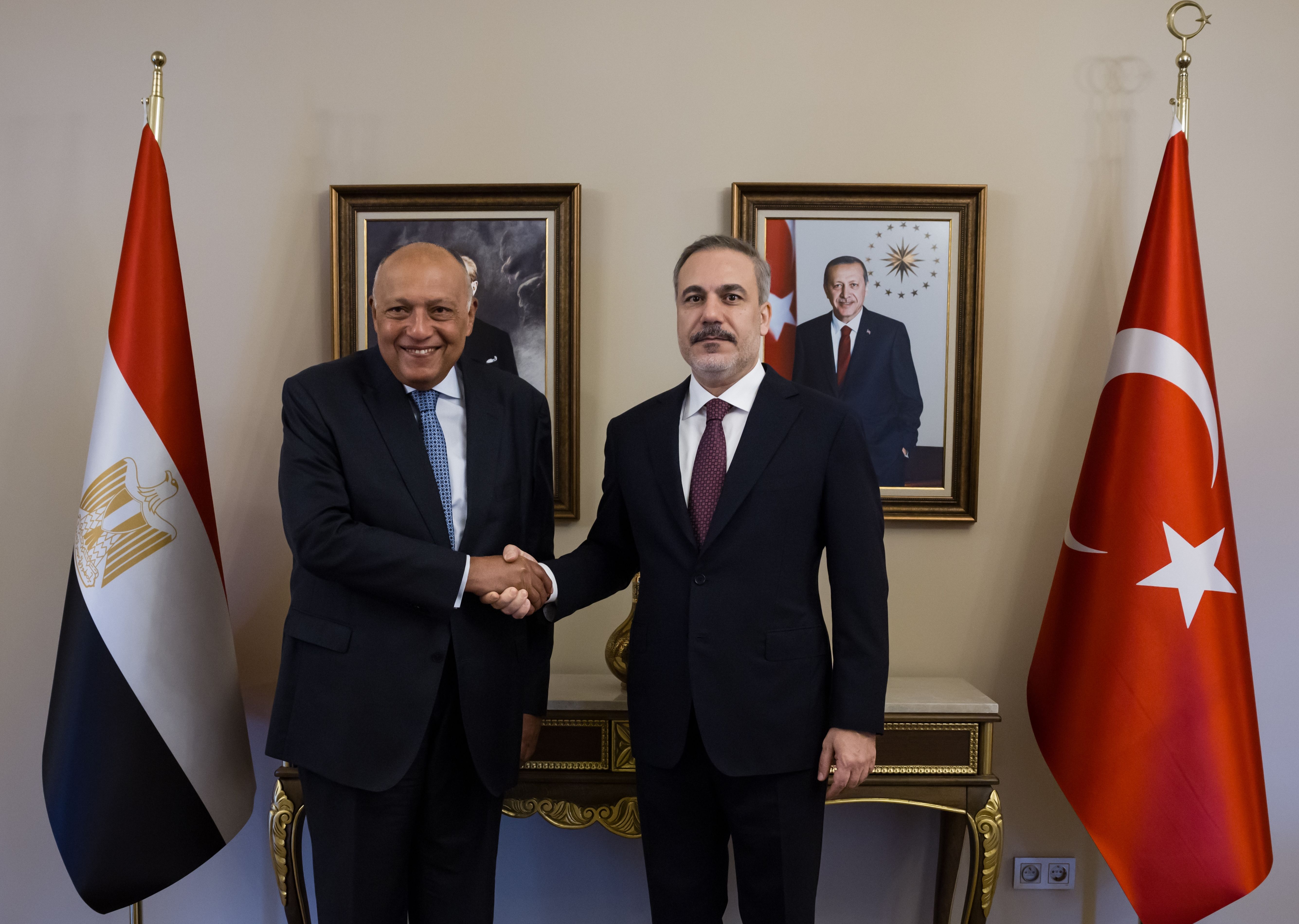 Ankara-Kahire hattında kritik temas: 'İran-İsrail geriliminin bitmesi için Gazze krizini çözün' Ankara-Kahire hattında kritik temas: 'İran-İsrail geriliminin bitmesi için Gazze krizini çözün' - 1. Resim