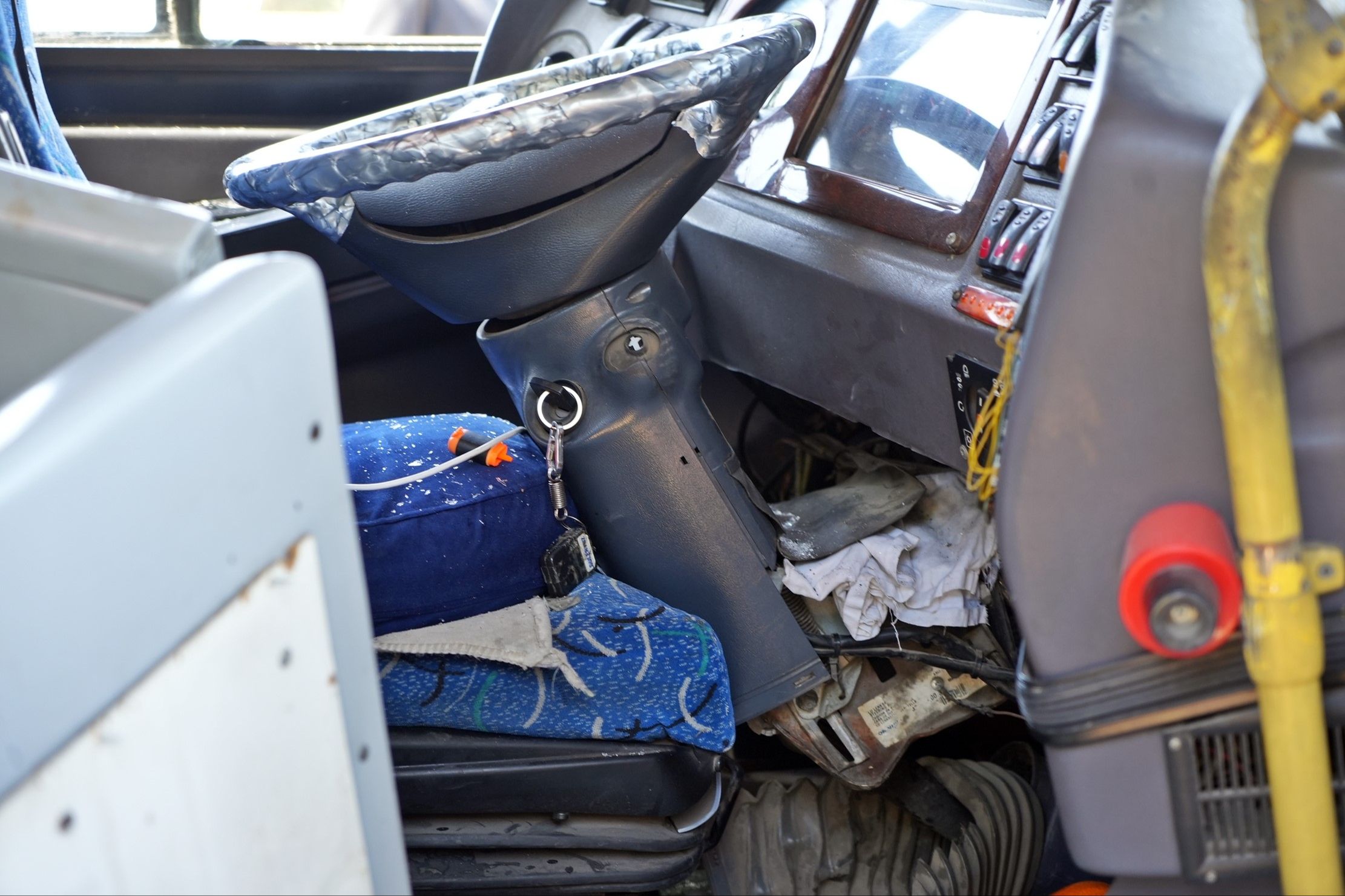 Halk otobüsü kırmızı ışıkta bekleyen araçlara daldı: 7 araç birbirine girdi, 8 yaralı Halk otobüsü kırmızı ışıkta bekleyen araçlara daldı: 7 araç birbirine girdi, 8 yaralı - 1. Resim