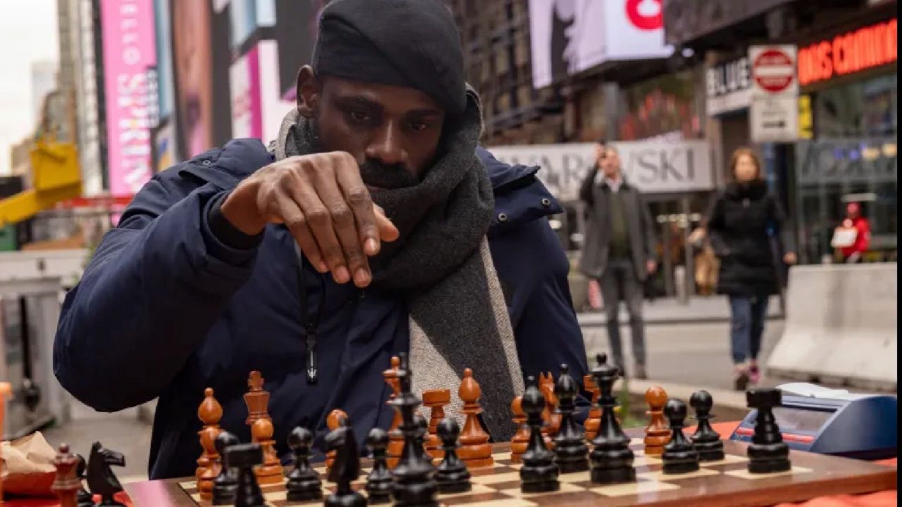 Nijeryalı oyuncu 3 günden uzun süren satranç oyunuyla dünya rekorunu kırdı